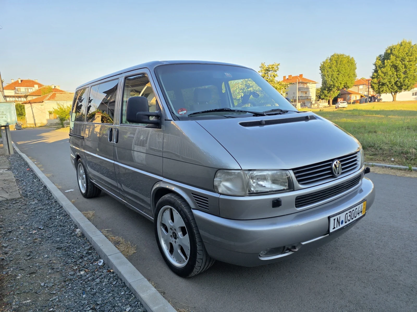 VW Caravelle 2, 5 TDI 102ps.8места климатроник , снимка 7 - Бусове и автобуси - 55284627
