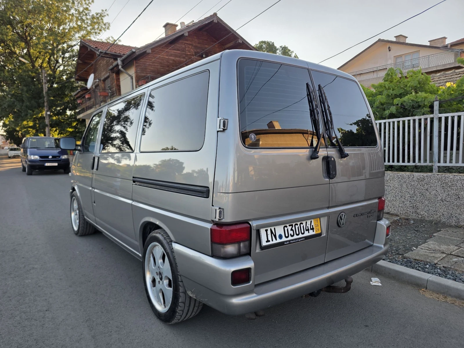 VW Caravelle 2, 5 TDI 102ps.8места климатроник , снимка 3 - Бусове и автобуси - 55284627