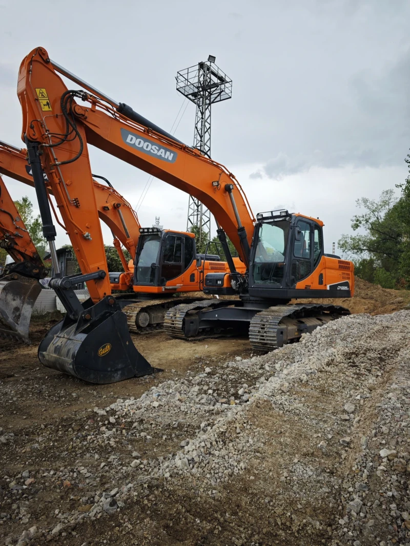 Багер DOOSAN DX 225 LC, снимка 1 - Индустриална техника - 47386307