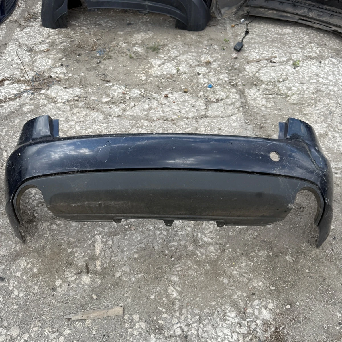 Задна бронята Audi A4 B8 комби LZ5A 8K9807511H ном 53 8K9807511H-53-13