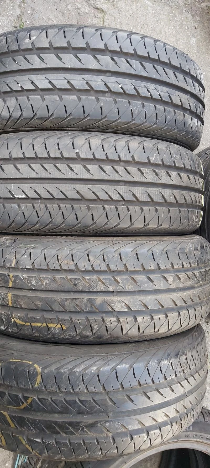 Гуми Летни 195/60R16, снимка 1 - Гуми и джанти - 32913570