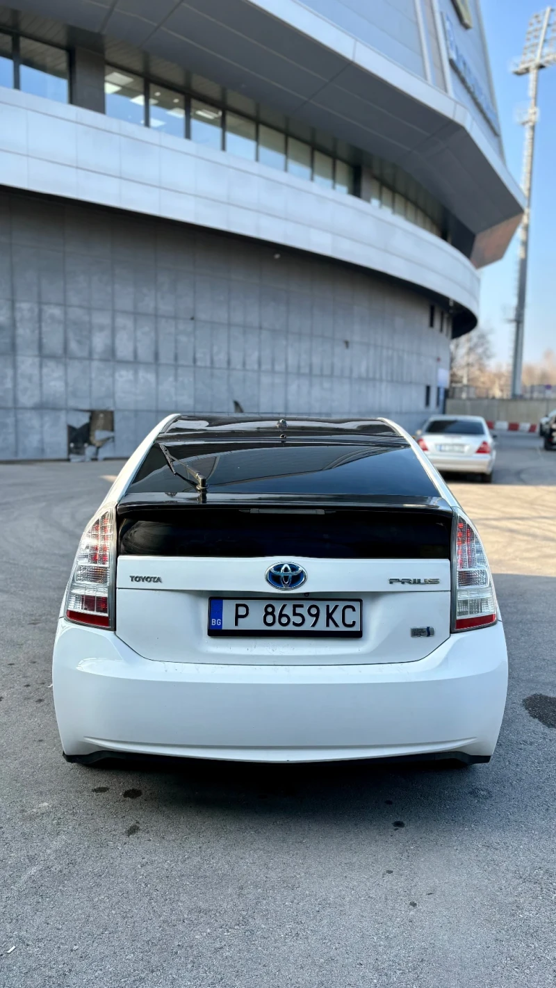 Toyota Prius, снимка 2 - Автомобили и джипове - 49336744