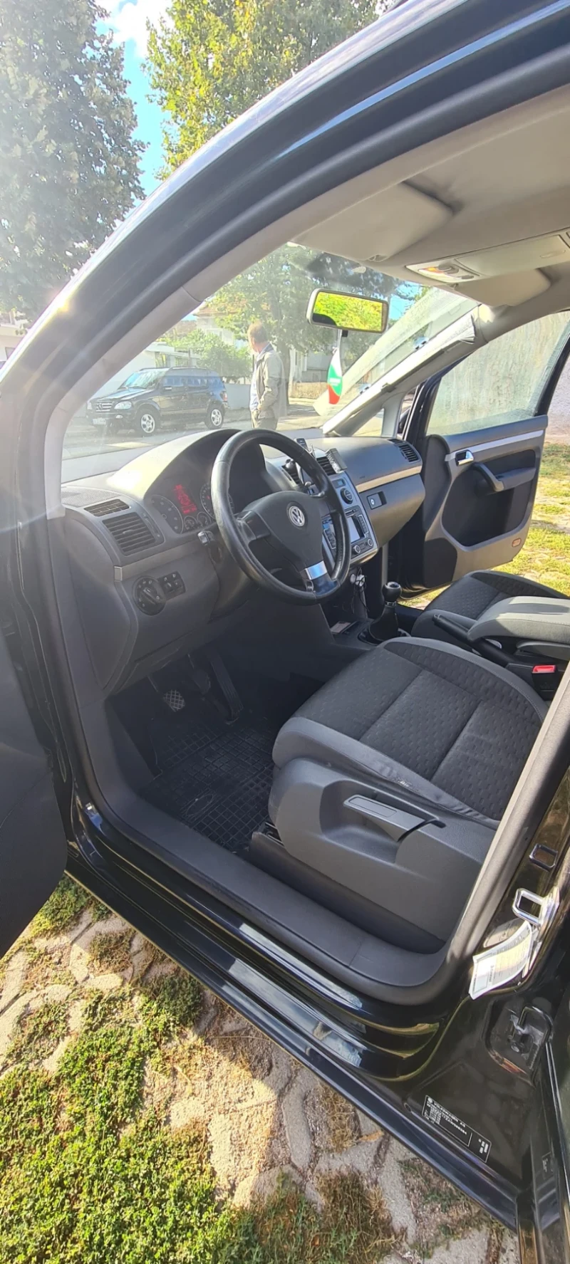 VW Touran 1.4TSI-150к.с.-NAVI-EURO 5А-7места, снимка 12 - Автомобили и джипове - 49541435