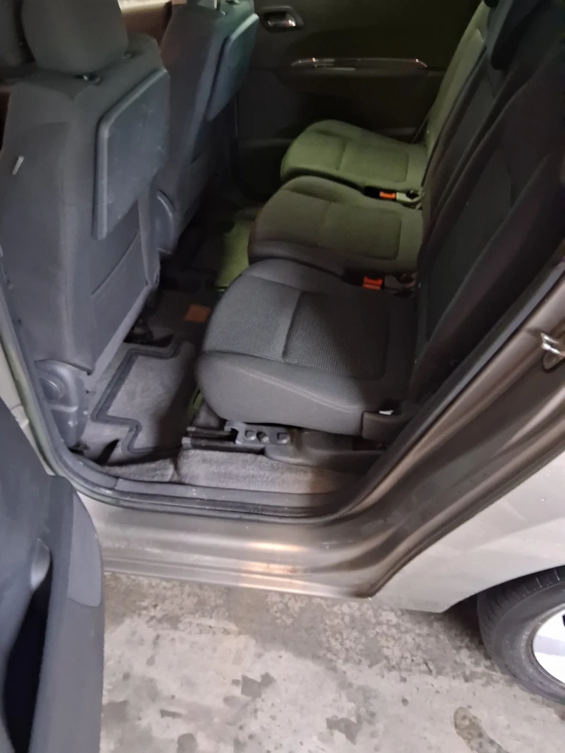 Peugeot 5008 1.6 HDI 7 МЕСТА, снимка 7 - Автомобили и джипове - 50554453