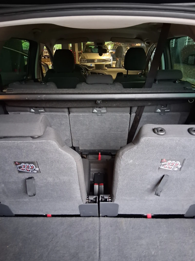 Peugeot 5008 1.6 HDI 7 МЕСТА, снимка 11 - Автомобили и джипове - 50554453