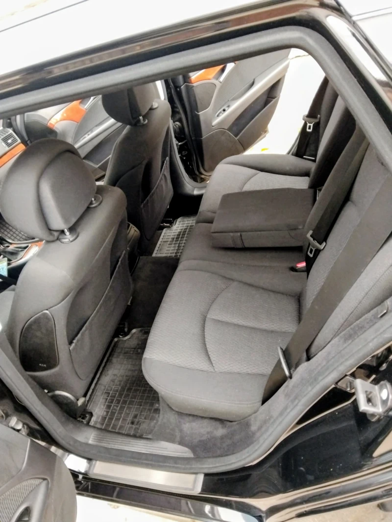 Mercedes-Benz E 200  Бензин, 6 скорости , снимка 8 - Автомобили и джипове - 51750785