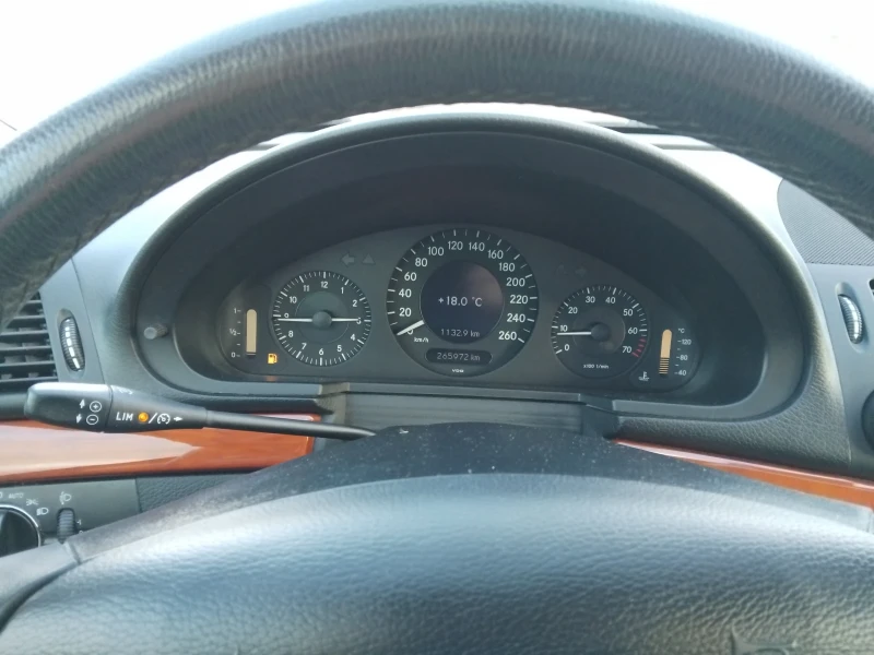 Mercedes-Benz E 200 200kompresor, снимка 10 - Автомобили и джипове - 51750785