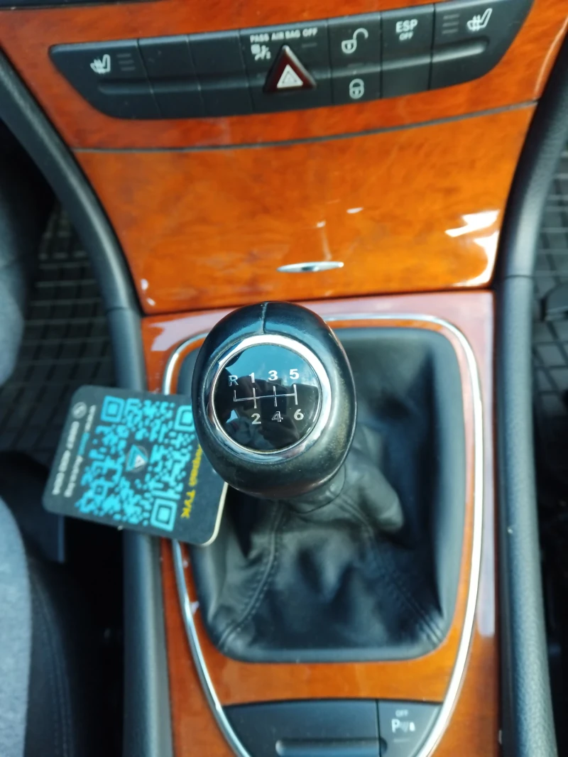 Mercedes-Benz E 200 200kompresor, снимка 12 - Автомобили и джипове - 51750785