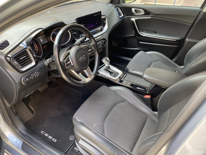 Kia Ceed 1.6CRDI Сменен комплект съединители , снимка 10 - Автомобили и джипове - 52323952