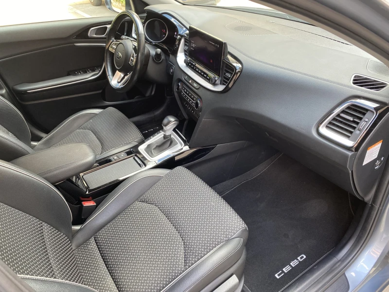 Kia Ceed 1.6CRDI Сменен комплект съединители , снимка 11 - Автомобили и джипове - 52323952