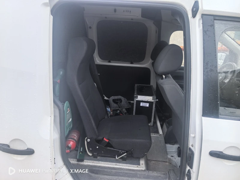VW Caddy 1л6, снимка 8 - Автомобили и джипове - 53413638