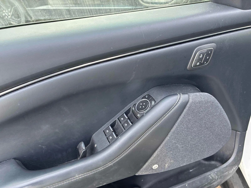 Ford Mustang Mach-E С РЕГИСТРАЦИЯ & АВТО КРЕДИТ, снимка 13 - Автомобили и джипове - 53564078