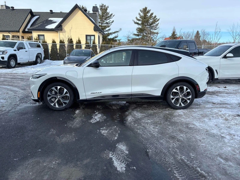 Ford Mustang Mach-E С РЕГИСТРАЦИЯ & АВТО КРЕДИТ, снимка 2 - Автомобили и джипове - 53564078