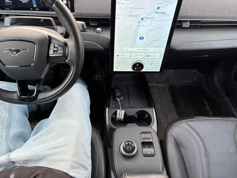 Ford Mustang Mach-E С РЕГИСТРАЦИЯ & АВТО КРЕДИТ, снимка 10 - Автомобили и джипове - 53564078