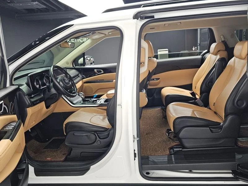Kia Carnival 9-Seater Prestige| 202к.с., снимка 11 - Автомобили и джипове - 55736935