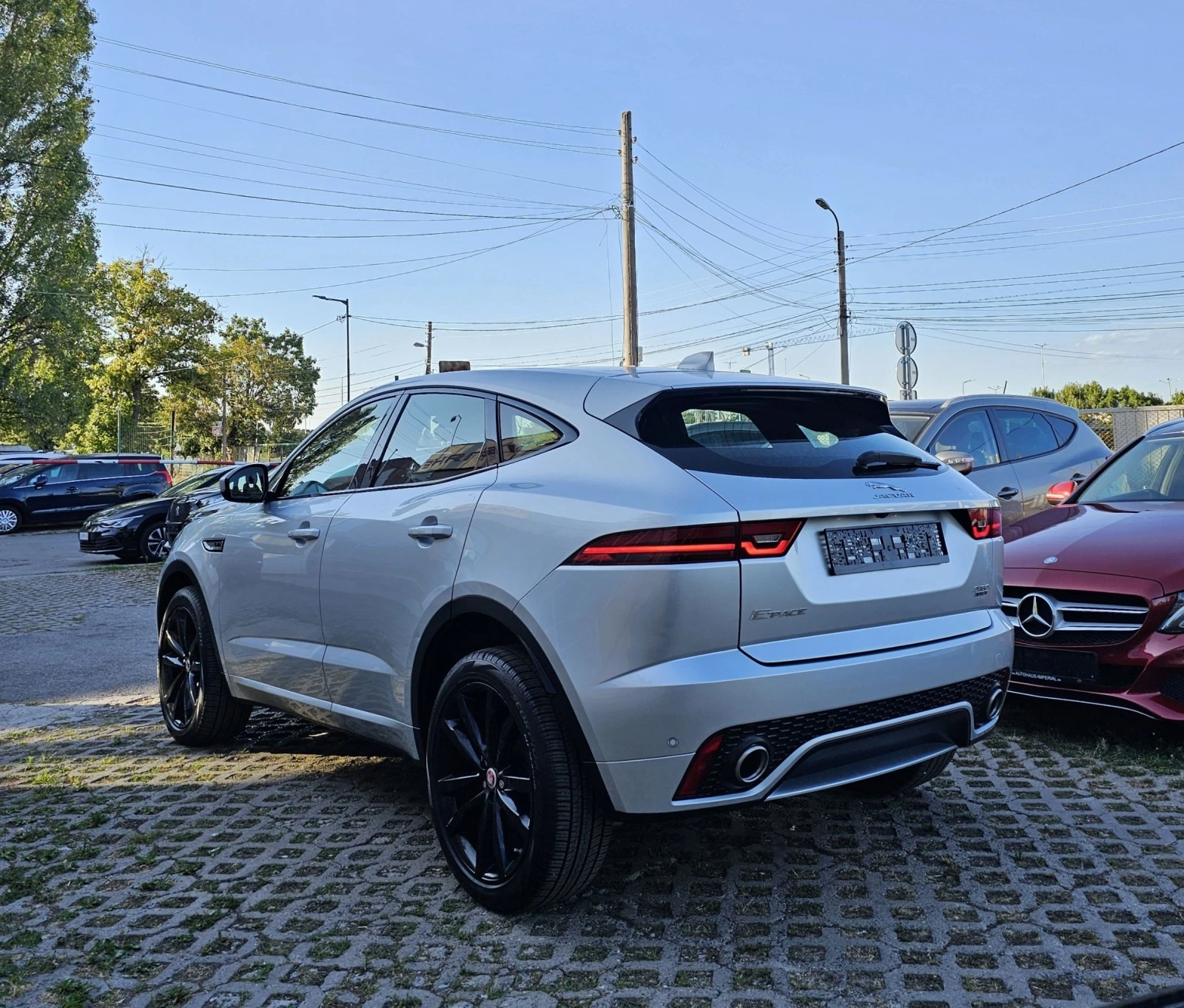 Jaguar E-pace 2.0d AWD R-Dynamic 180к.с. Камера KeylessGo  - изображение 4