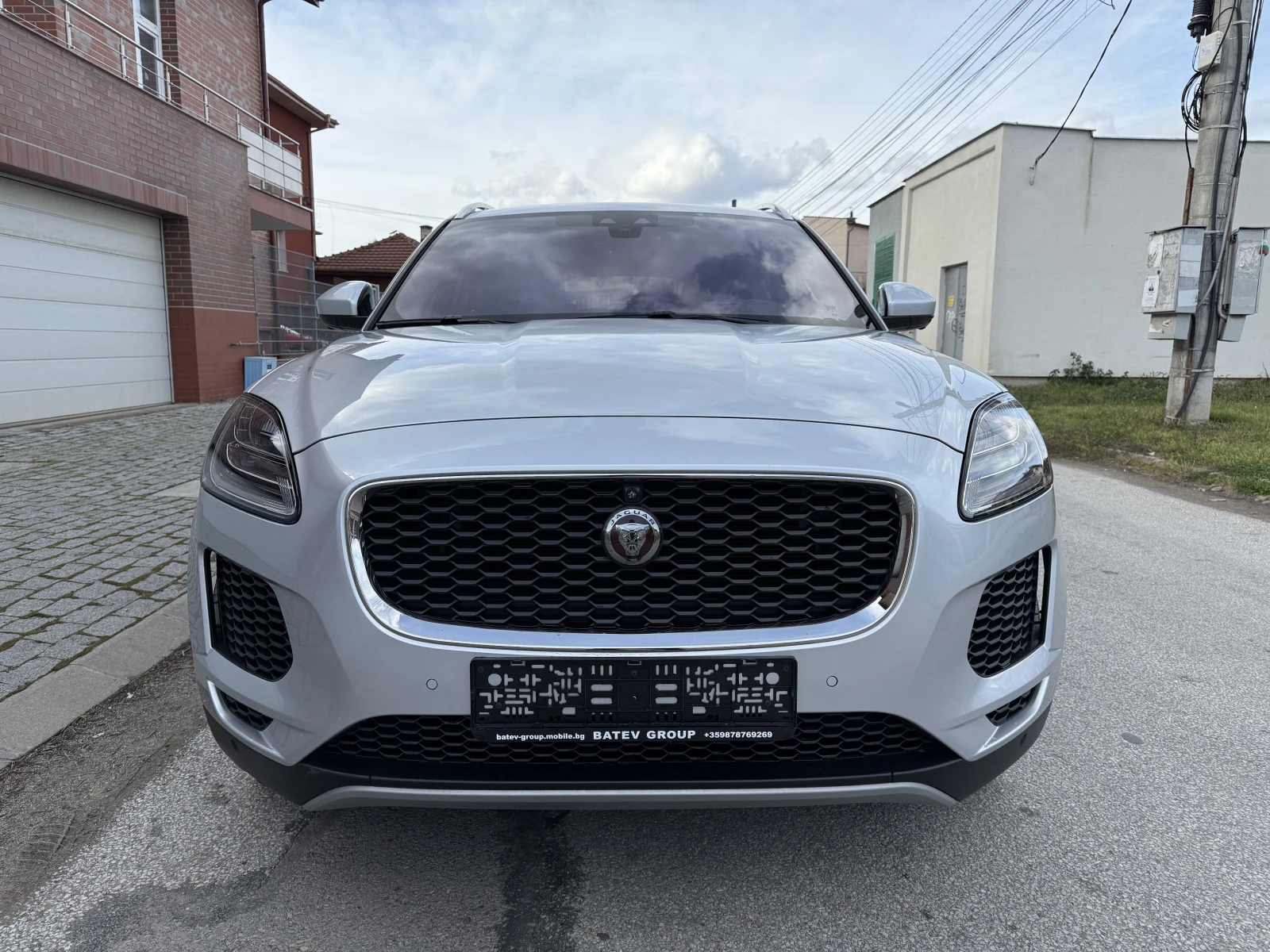 Jaguar E-pace R-Dynamic-4X4-FULL-LED-9c.k-FULL-ШВЕЙЦАРИЯ - изображение 2