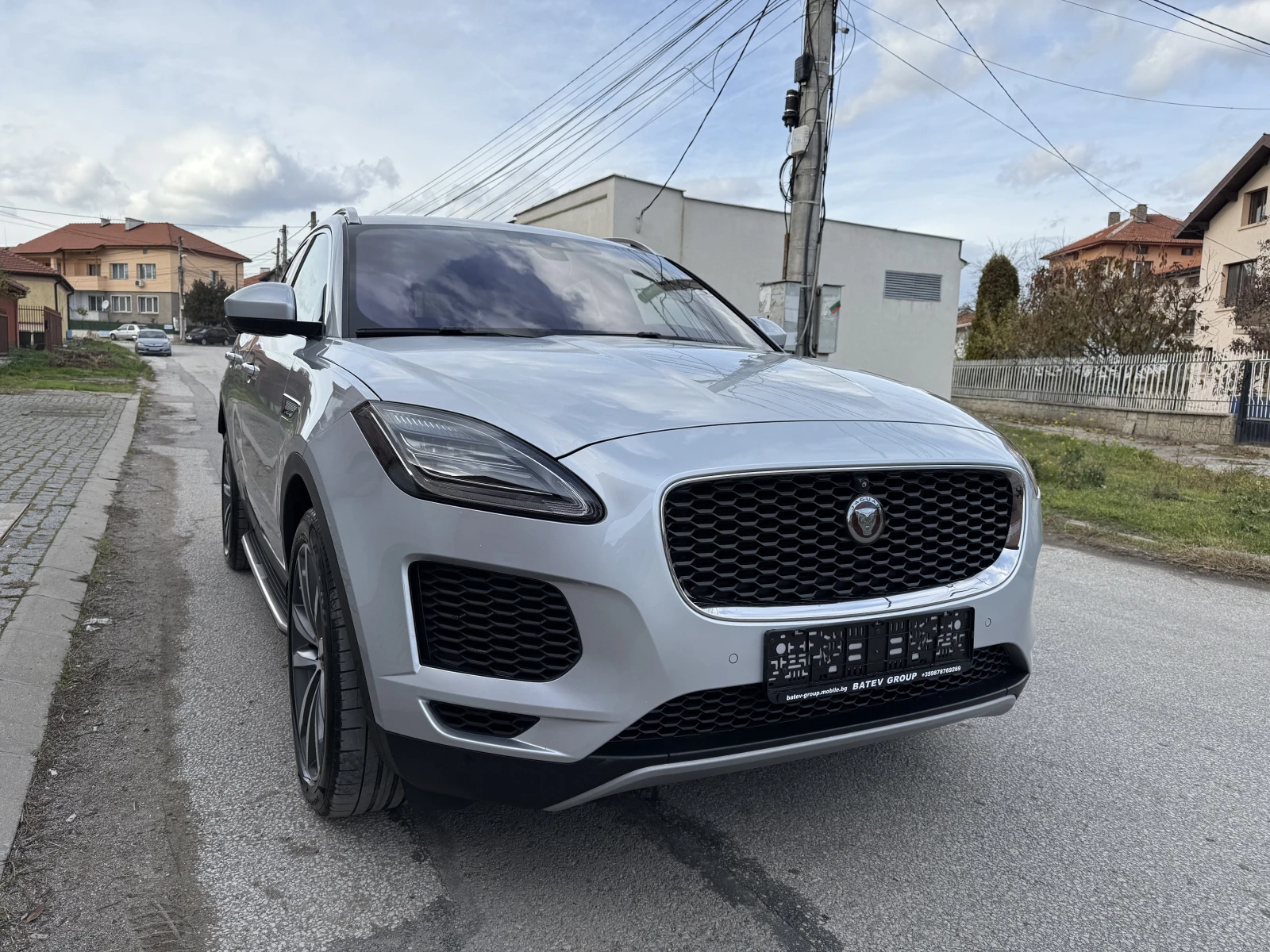 Jaguar E-pace R-Dynamic-4X4-FULL-LED-9c.k-FULL-ШВЕЙЦАРИЯ - изображение 3