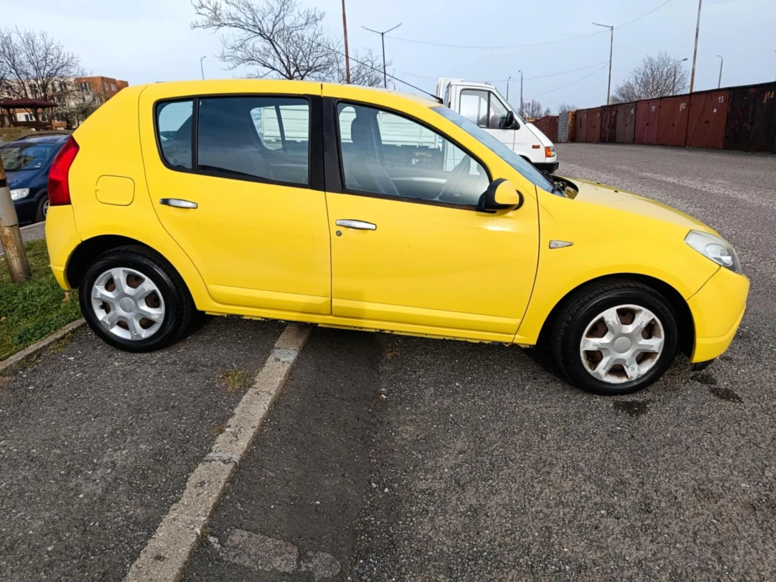 Dacia Sandero  - изображение 2