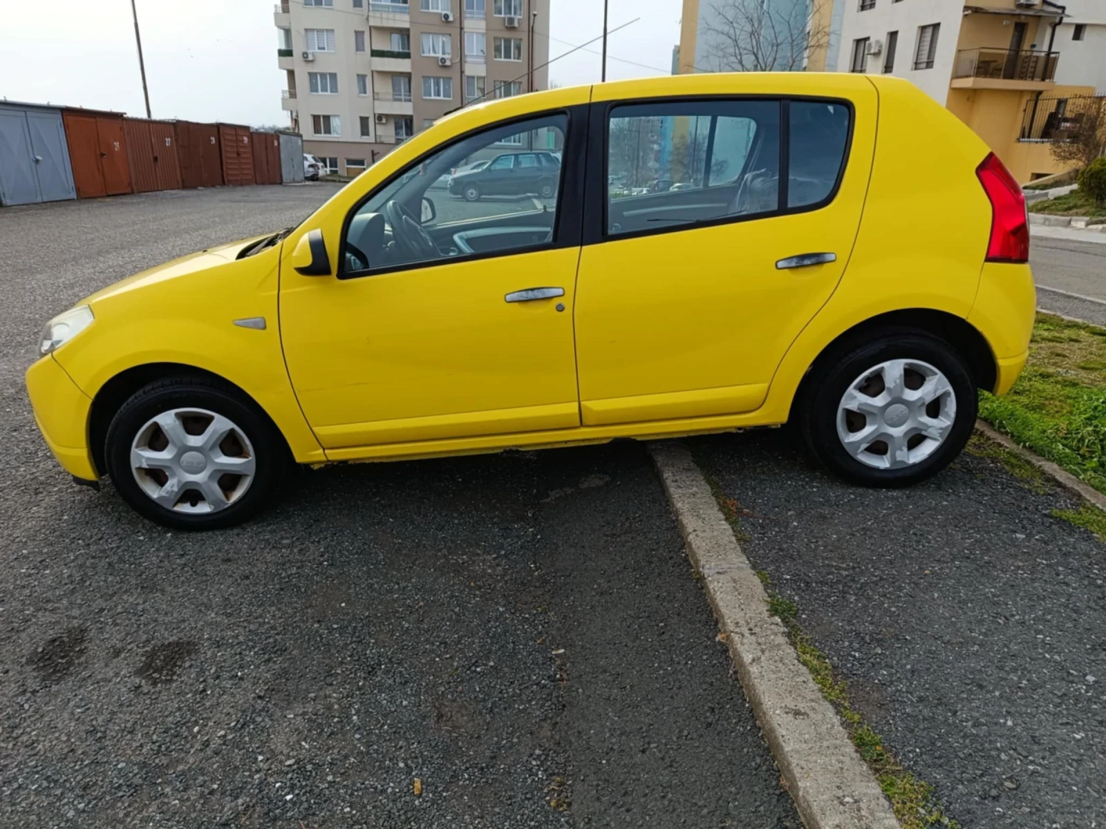 Dacia Sandero  - изображение 3