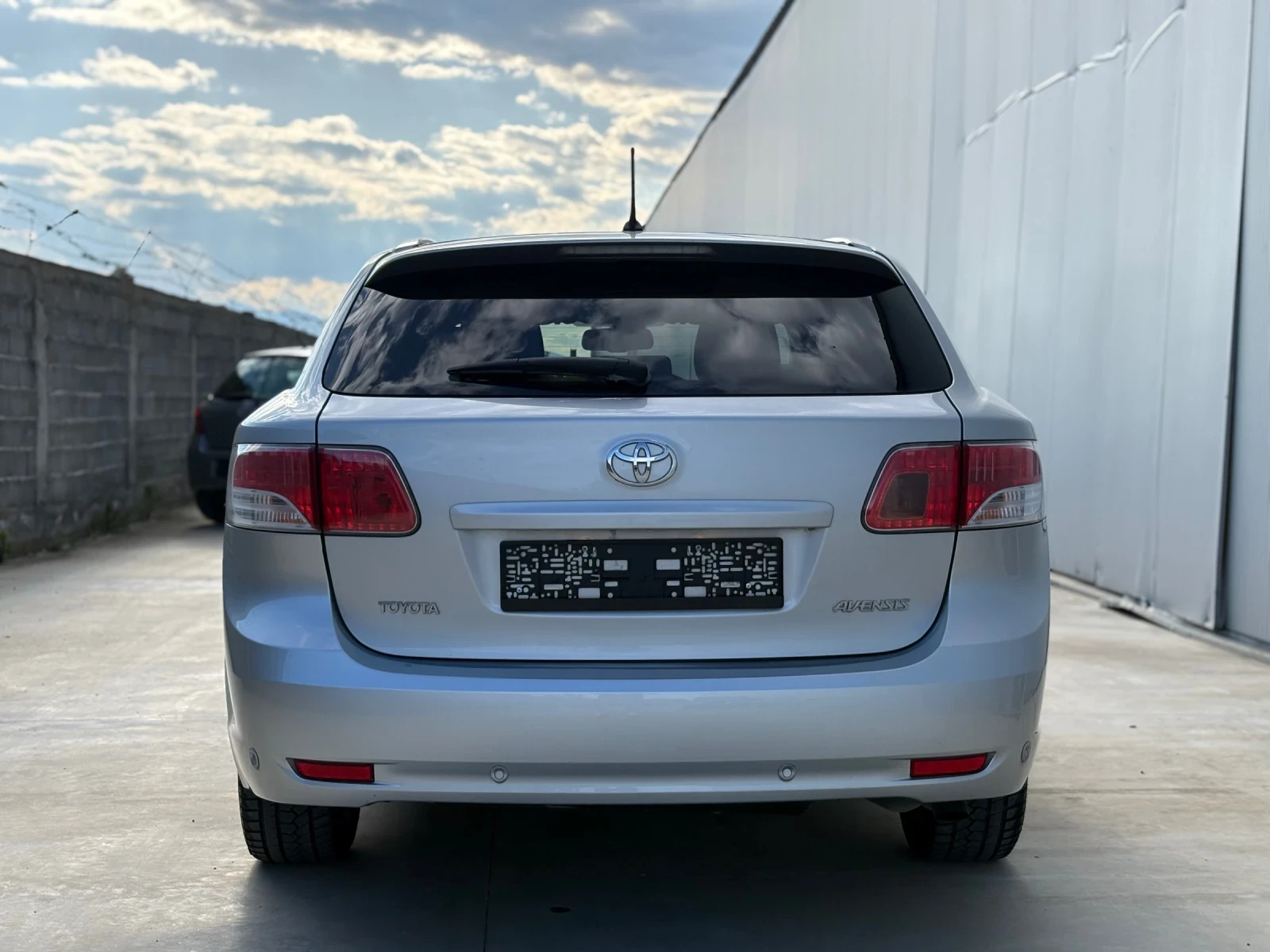 Toyota Avensis 2.2* D4D* 150кс* Keyless* Парктроник* Bi-Xenon* EU - изображение 6