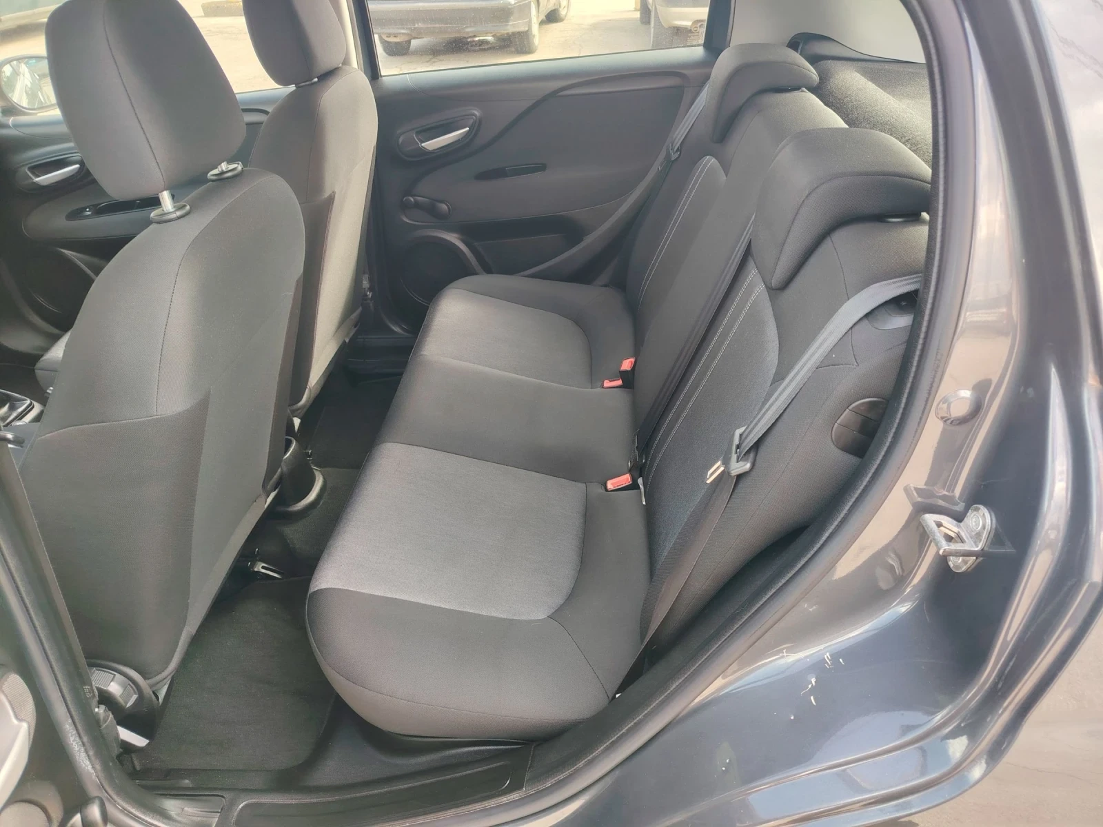 Fiat Punto 1.2i - изображение 6