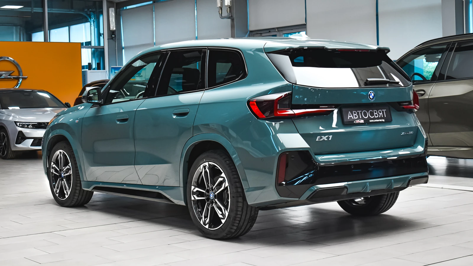 BMW iX1 xDrive30 M Sport - изображение 7