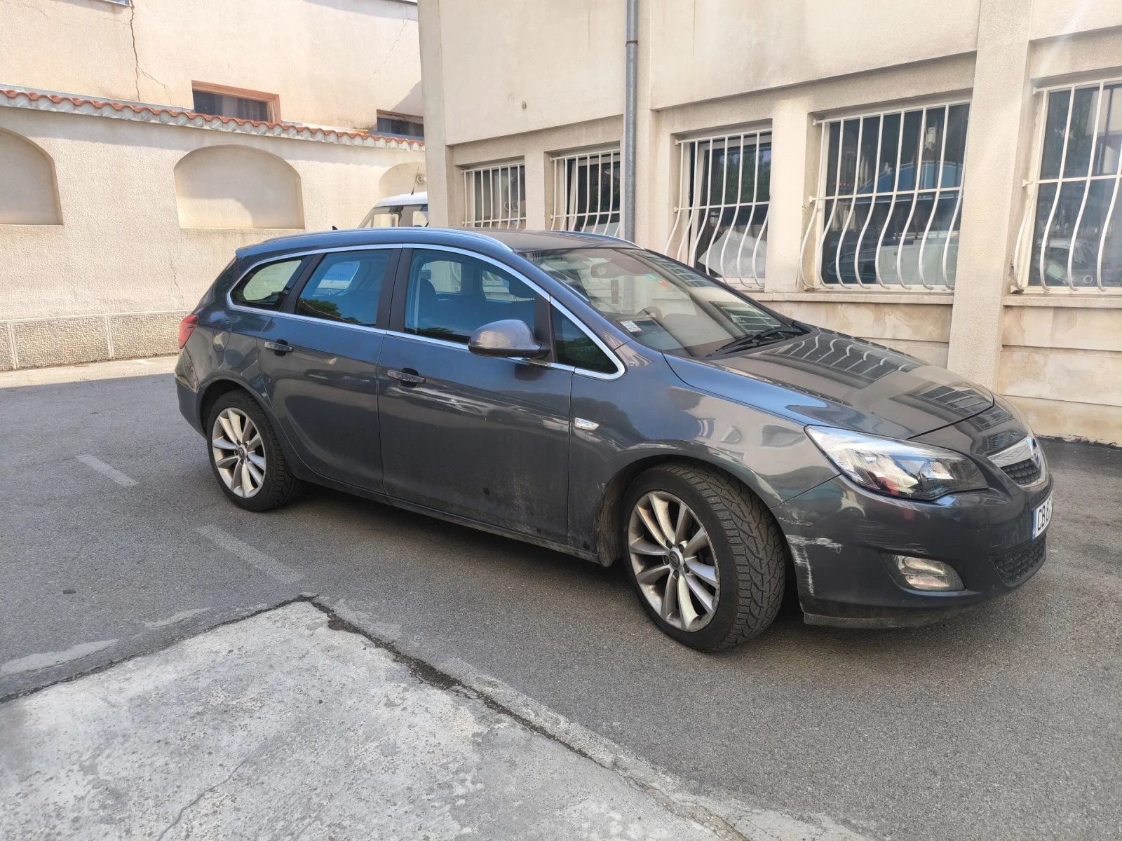 Opel Astra Комби - изображение 9