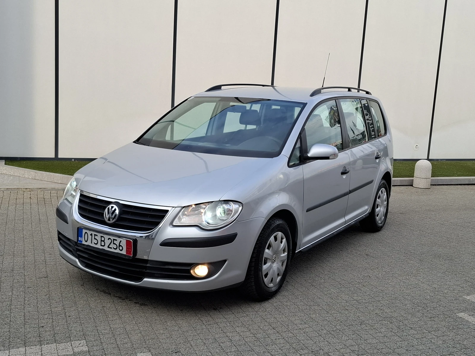 VW Touran 1.9TDI(105кс)* FACELIFT* 6-СКОРОСТИ* HOB BНО - изображение 3