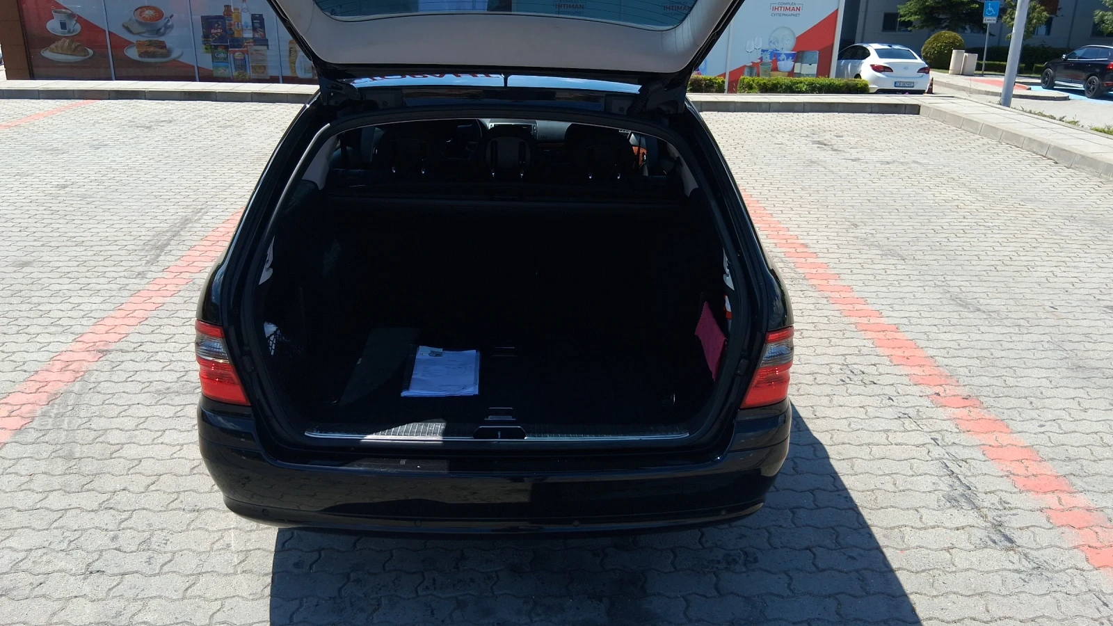Mercedes-Benz E 200  Бензин, 6 скорости , снимка 9 - Автомобили и джипове - 51750785