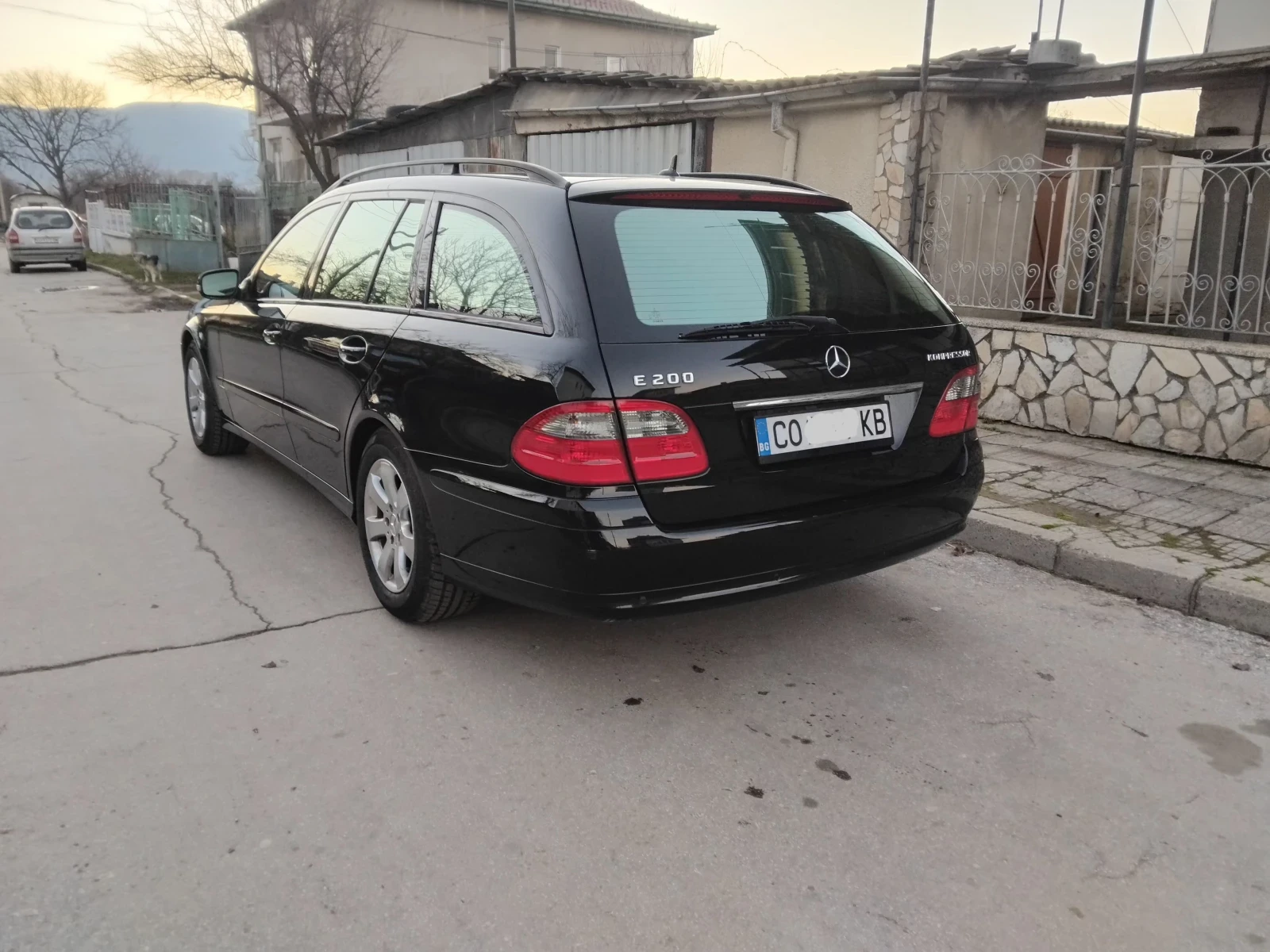 Mercedes-Benz E 200  Бензин, 6 скорости  - изображение 4