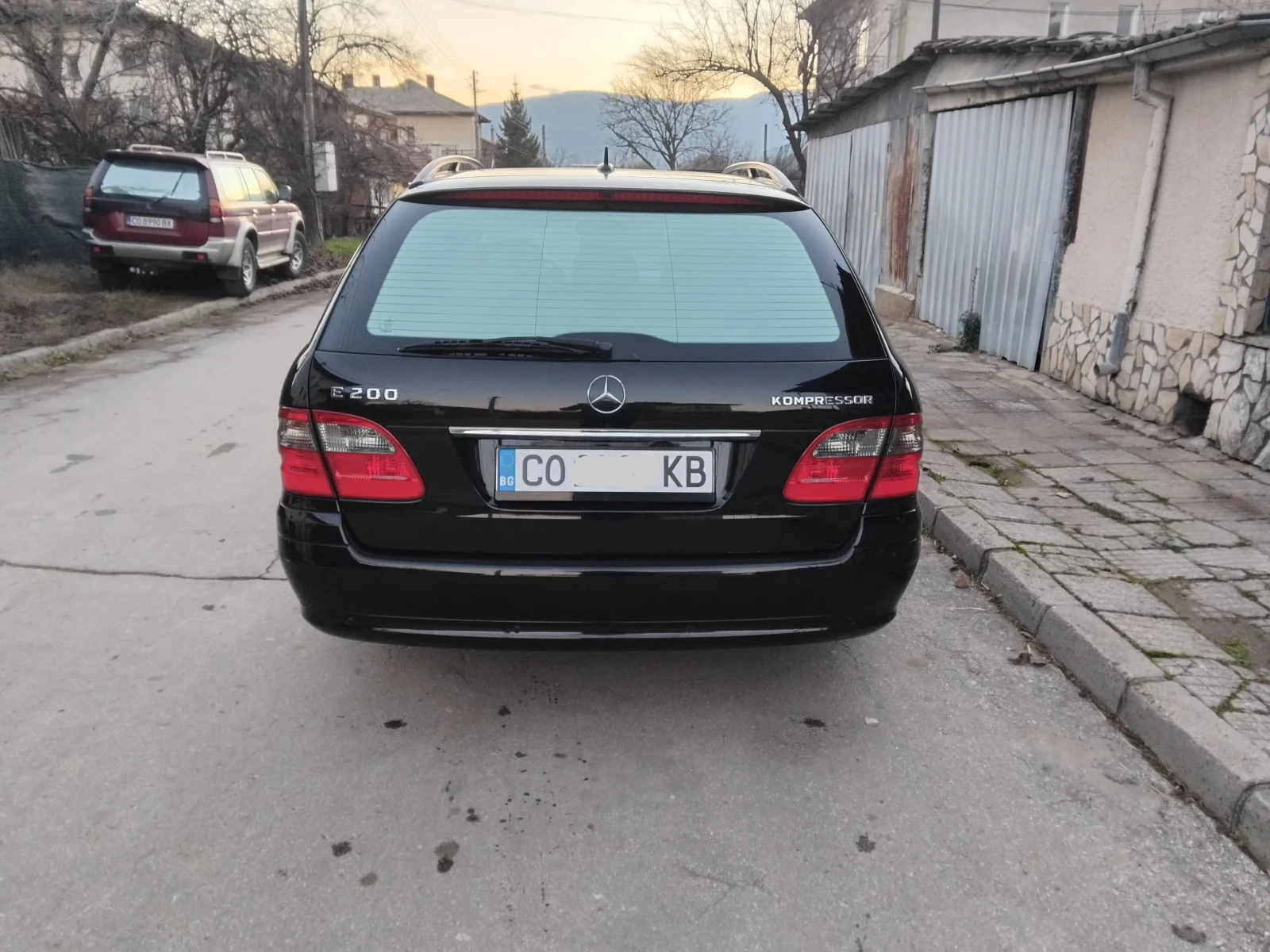 Mercedes-Benz E 200  Бензин, 6 скорости  - изображение 5