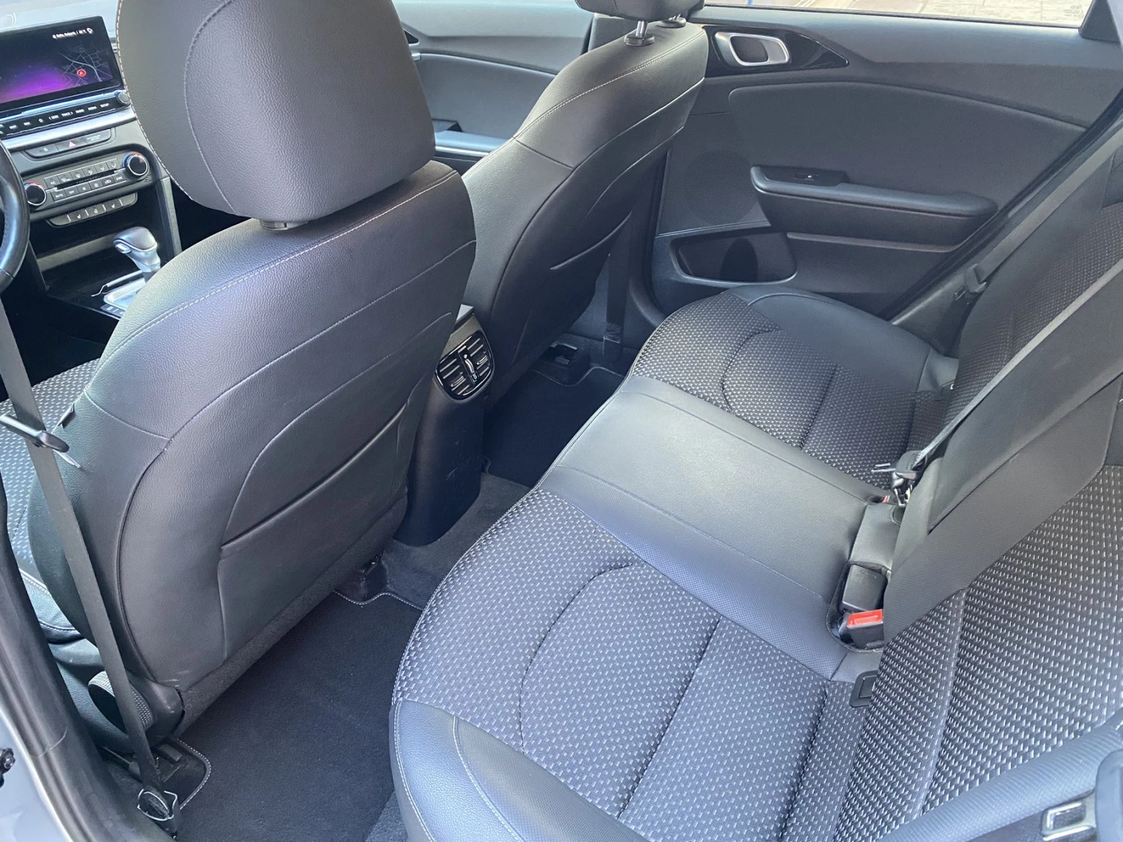 Kia Ceed 1.6CRDI     | Mobile.bg   12