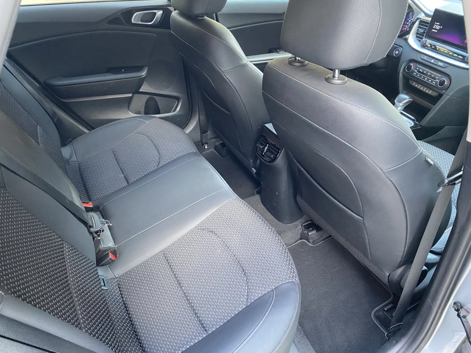 Kia Ceed 1.6CRDI     | Mobile.bg   13