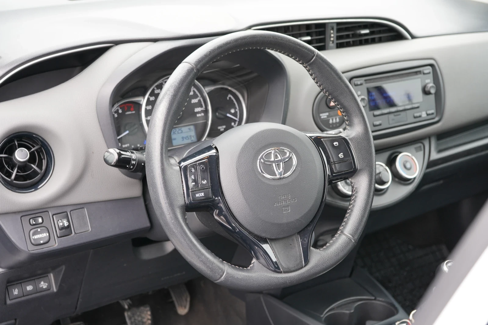 Toyota Yaris * 1.5 VVT-i*  - изображение 8