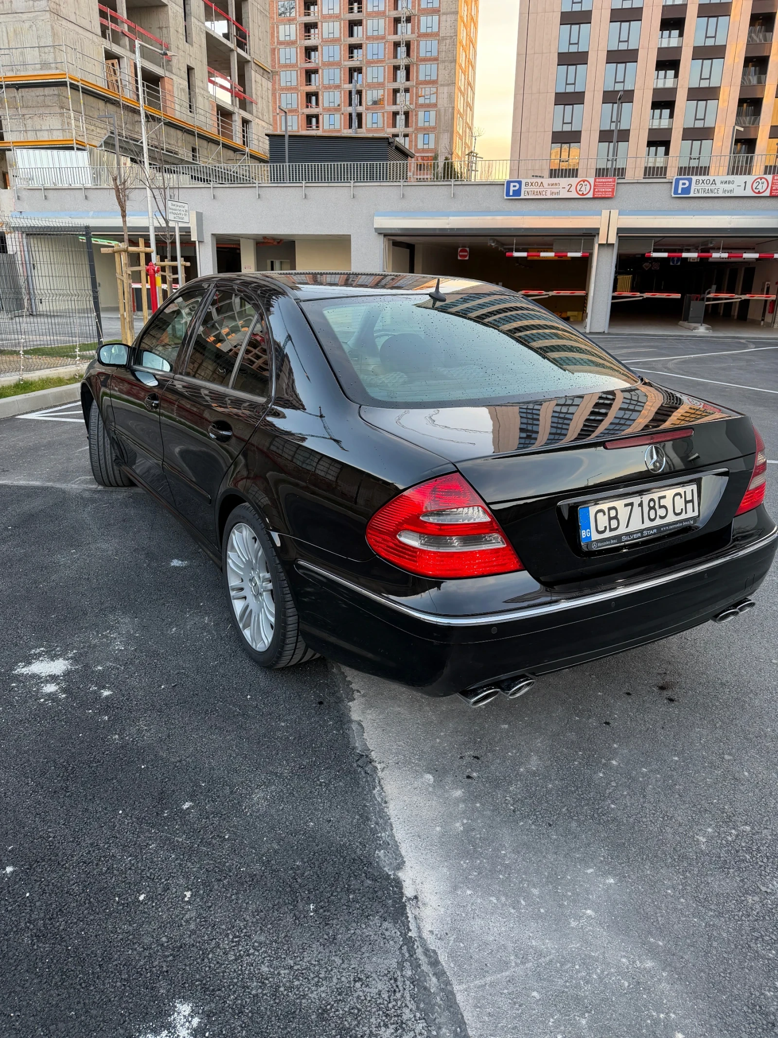 Mercedes-Benz E 220, снимка 5 - Автомобили и джипове - 53772511