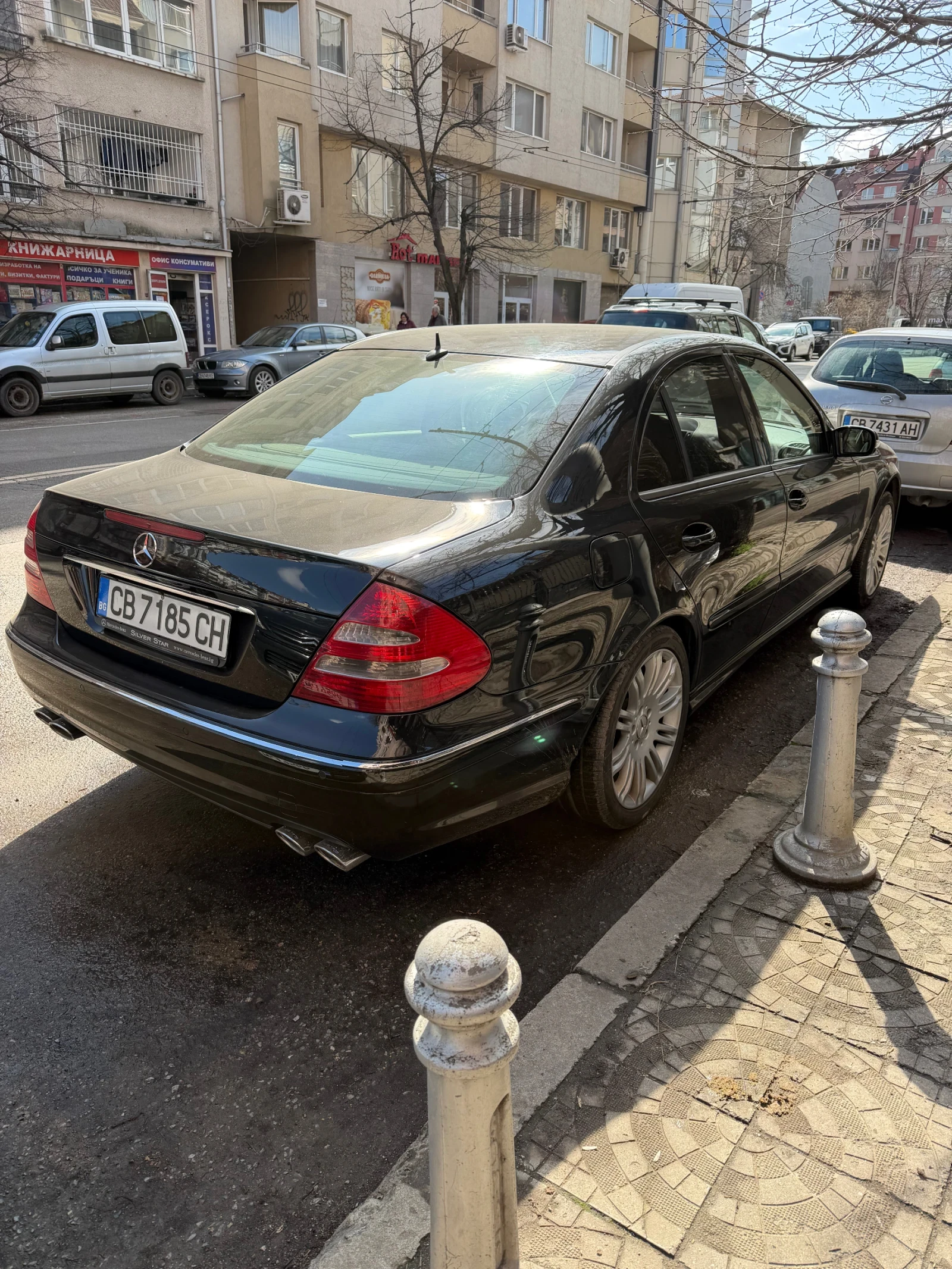 Mercedes-Benz E 220, снимка 3 - Автомобили и джипове - 53772511