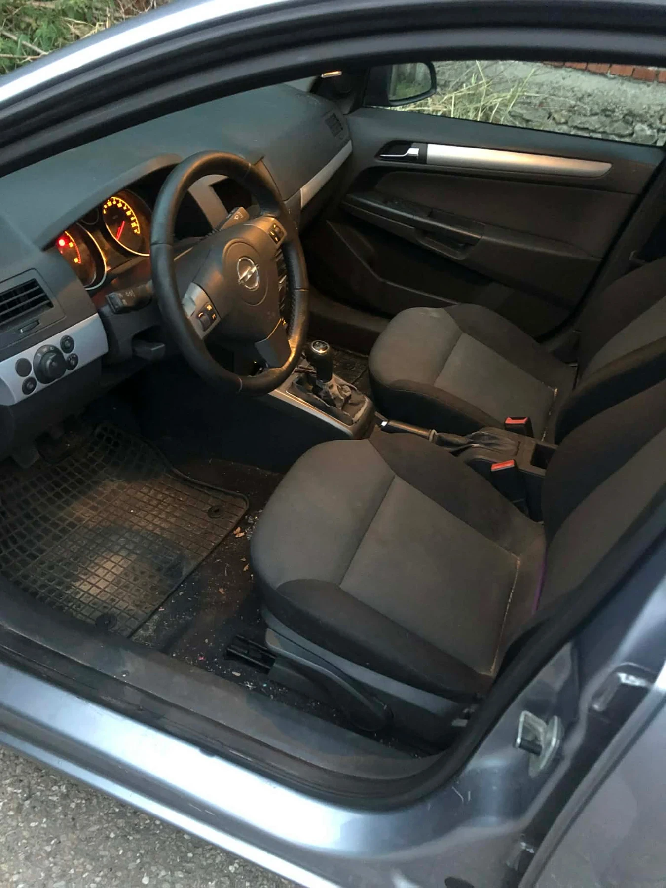 Opel Astra 1.9 CDTI, снимка 7 - Автомобили и джипове - 53927928