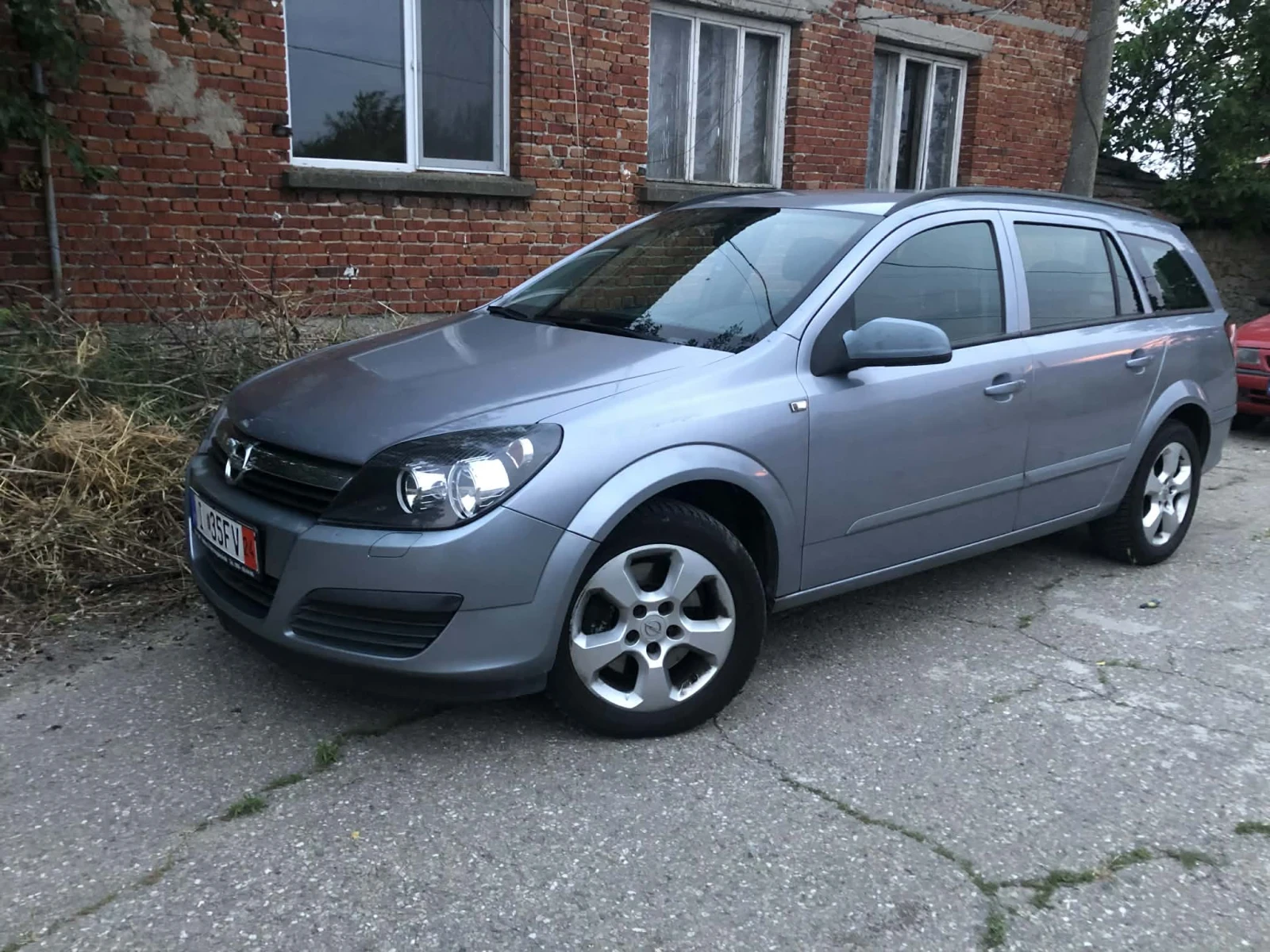 Opel Astra 1.9 CDTI, снимка 2 - Автомобили и джипове - 53927928