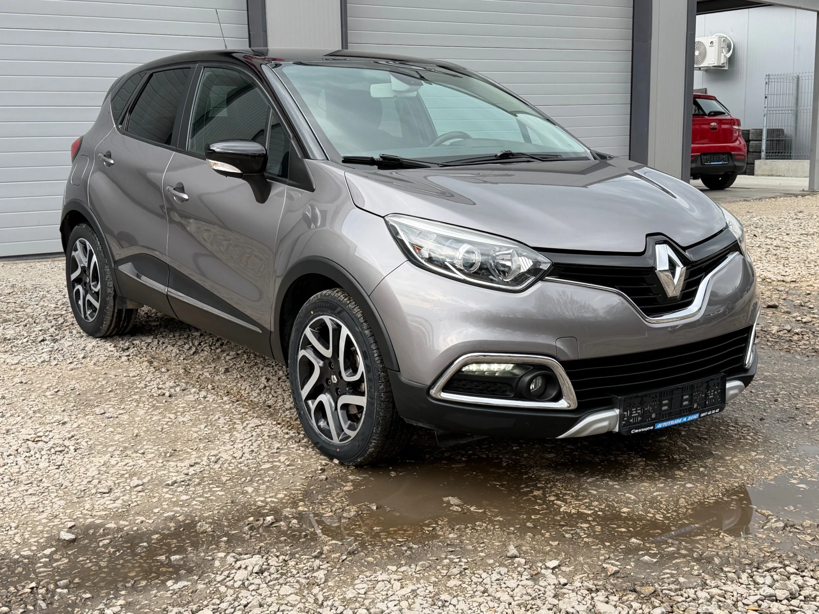 Renault Captur 1.5DCI* AVTOMAT* LED* NAVI* TOP, снимка 3 - Автомобили и джипове - 53999688