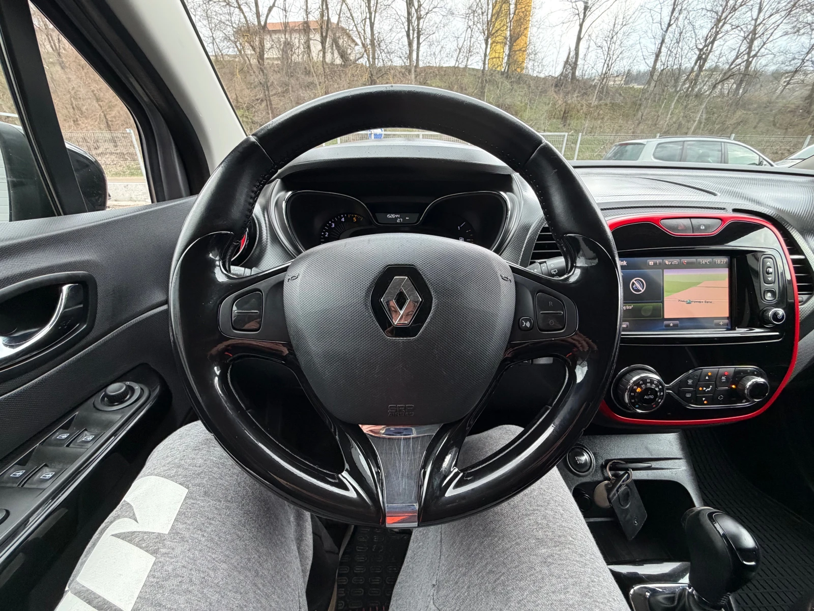 Renault Captur 1.5DCI* AVTOMAT* LED* NAVI* TOP, снимка 14 - Автомобили и джипове - 53999688