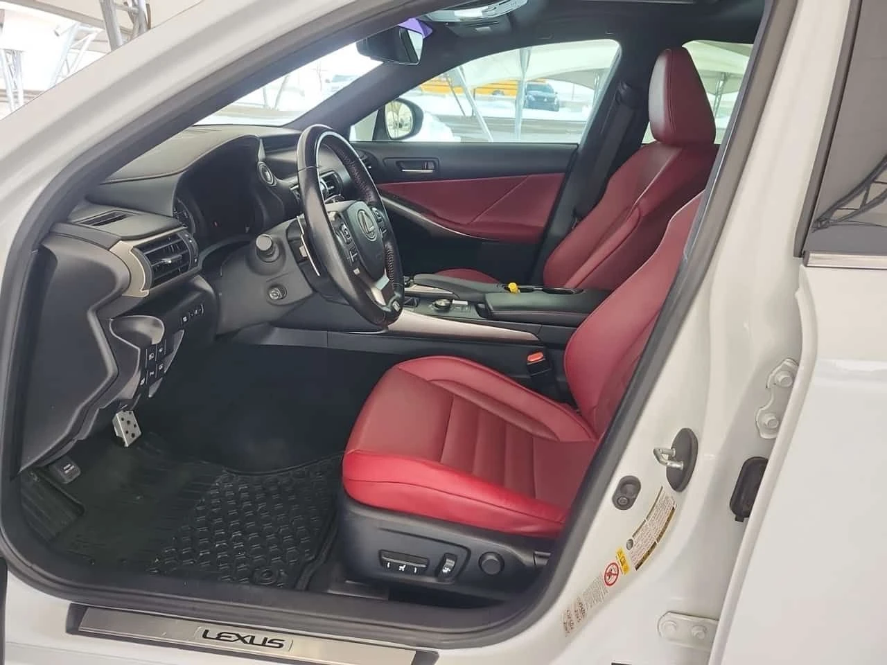 Lexus IS 350  F SPORT /CARFAX/2 Ключа/Червена Кожа/Шибедах/, снимка 7 - Автомобили и джипове - 54038911