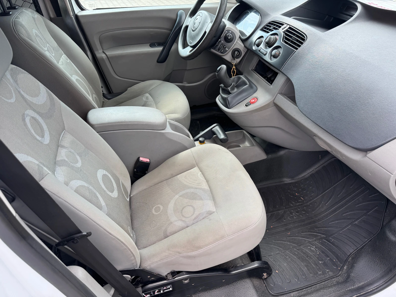 Renault Kangoo, снимка 10 - Автомобили и джипове - 55122463