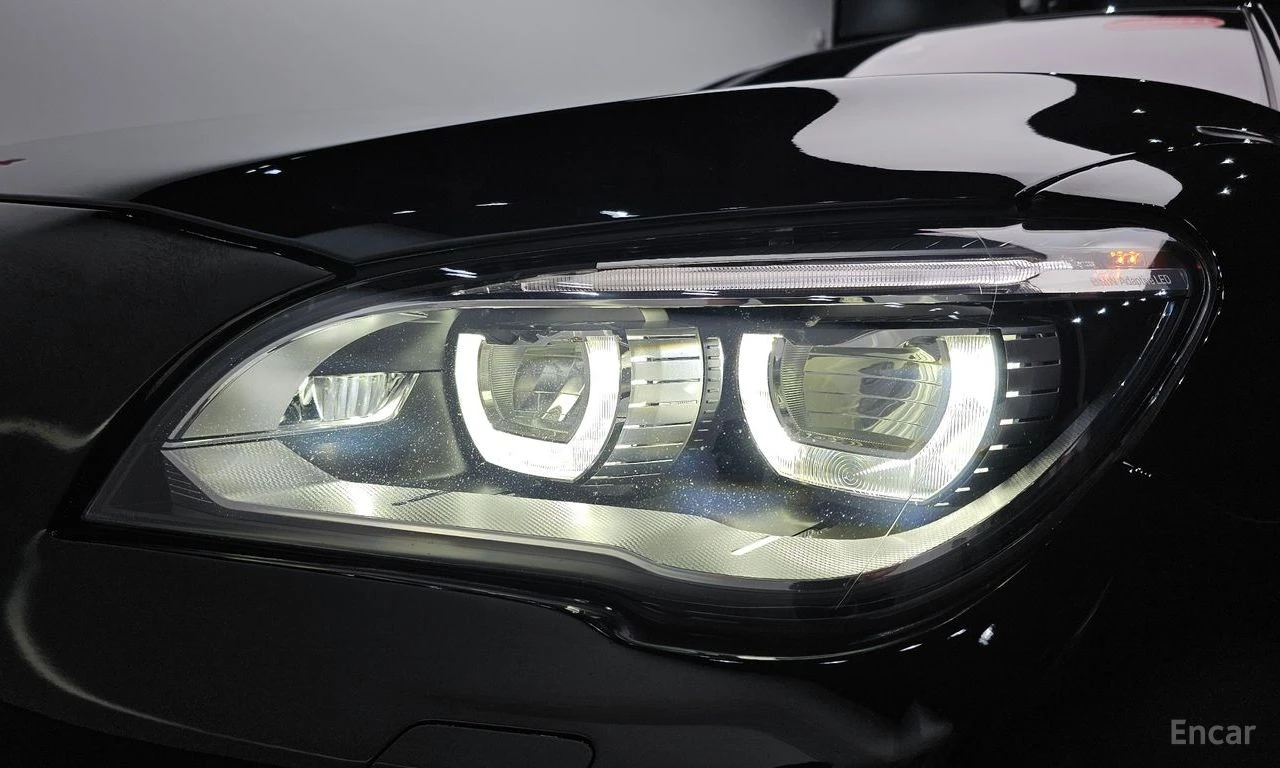 BMW 750 * ФИКСИРАНА ЦЕНА ДО БЪЛГАРИЯ * АВТОКРЕДИТ, снимка 7 - Автомобили и джипове - 55398589