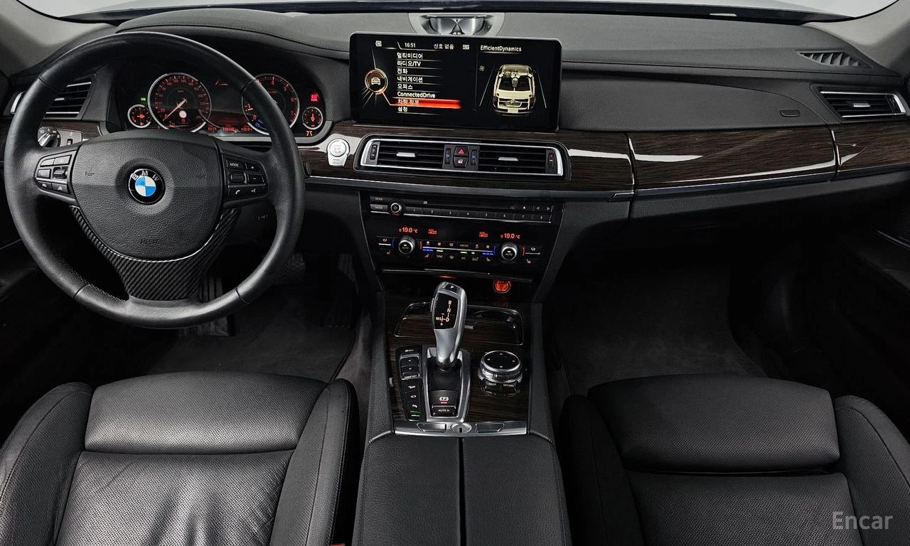 BMW 750 * ФИКСИРАНА ЦЕНА ДО БЪЛГАРИЯ * АВТОКРЕДИТ, снимка 10 - Автомобили и джипове - 55398589