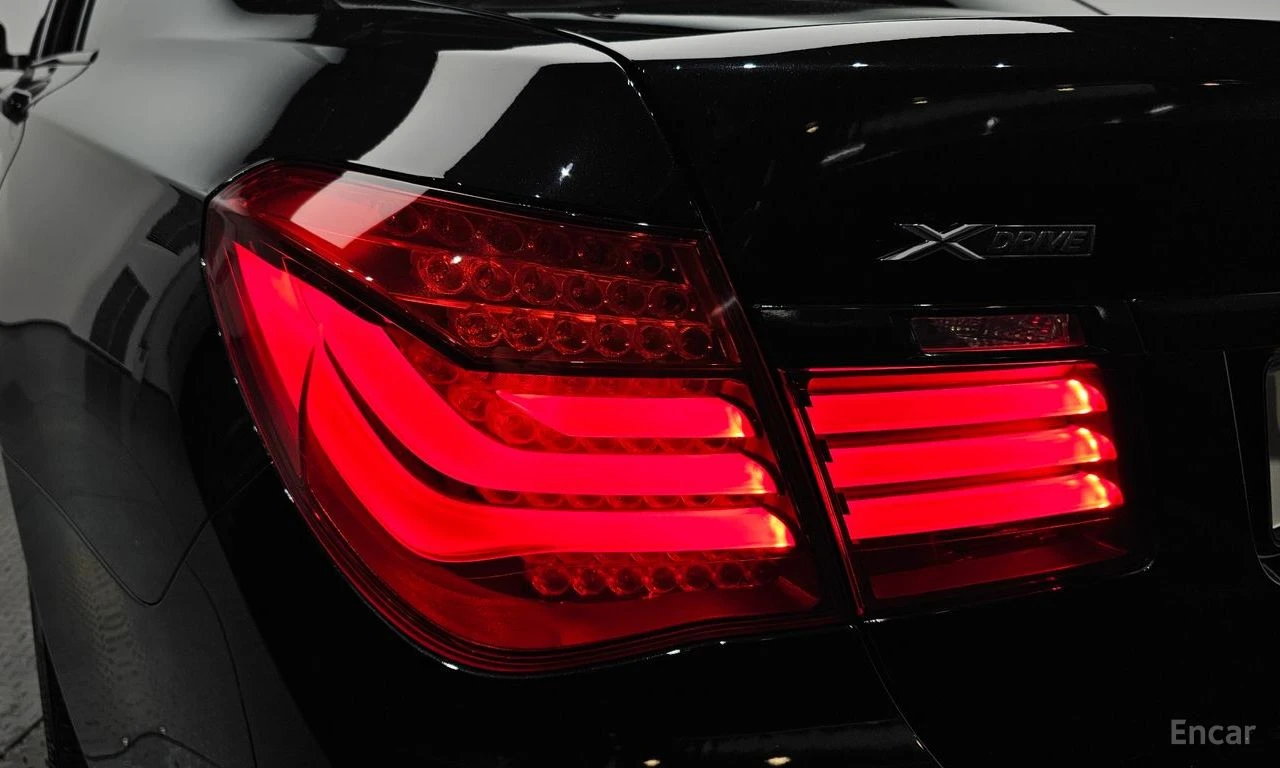 BMW 750 * ФИКСИРАНА ЦЕНА ДО БЪЛГАРИЯ * АВТОКРЕДИТ, снимка 8 - Автомобили и джипове - 55398589
