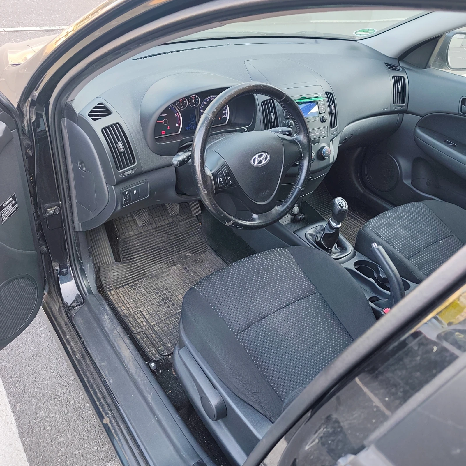 Hyundai I30 1.6 CRDI /FACELIFT/ 6-gang, снимка 13 - Автомобили и джипове - 55610006