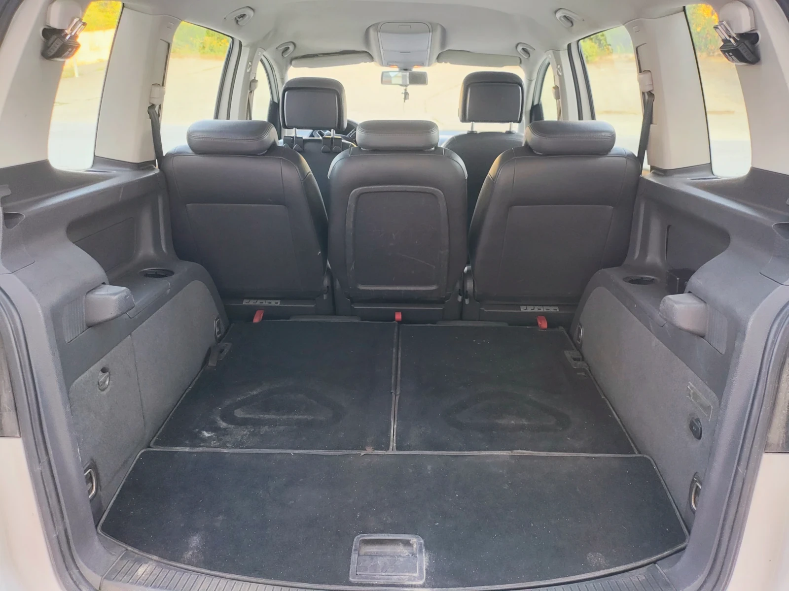 VW Touran, снимка 9 - Автомобили и джипове - 55646000