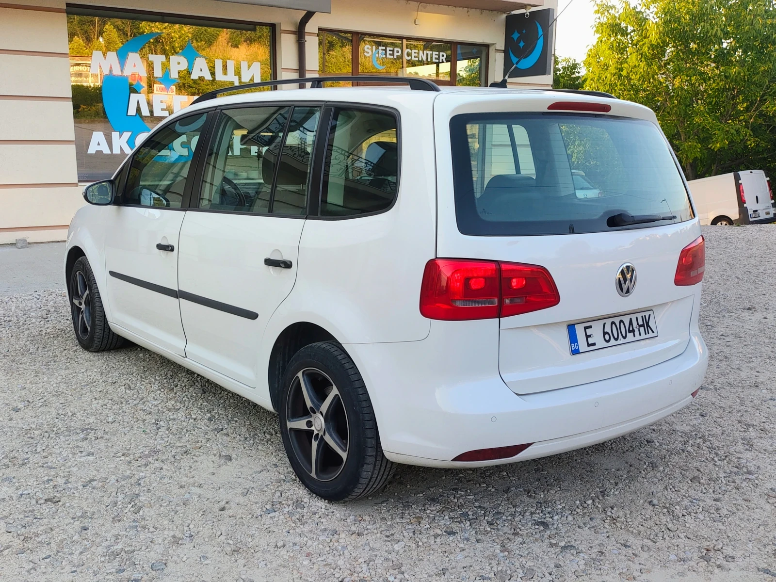 VW Touran, снимка 2 - Автомобили и джипове - 55646000