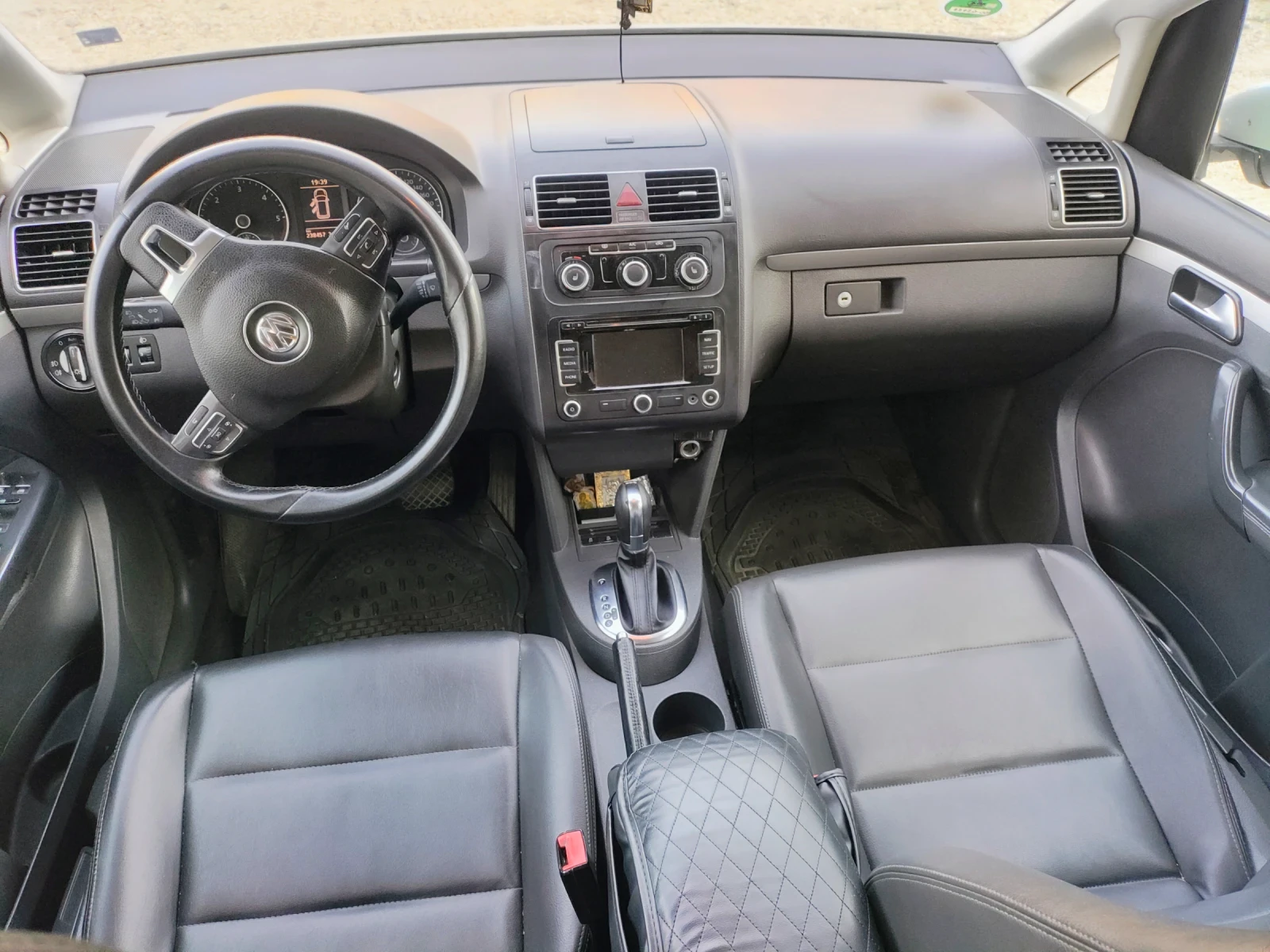 VW Touran, снимка 10 - Автомобили и джипове - 55646000